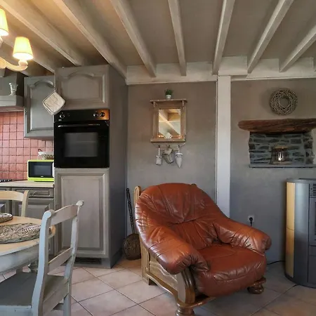 Beautiful Cottage In Malempre With Fenced Garden Ferienhaus *