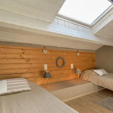 Beautiful Cottage In Malempre With Fenced Garden Ferienhaus